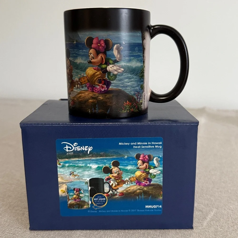 Morphing Mugs Disney Heat Sensitive Mug with Mickey and Minnie In Hawaii. - Picture 3 of 15